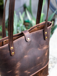 Lena Vertical Tote Grit Mercantile