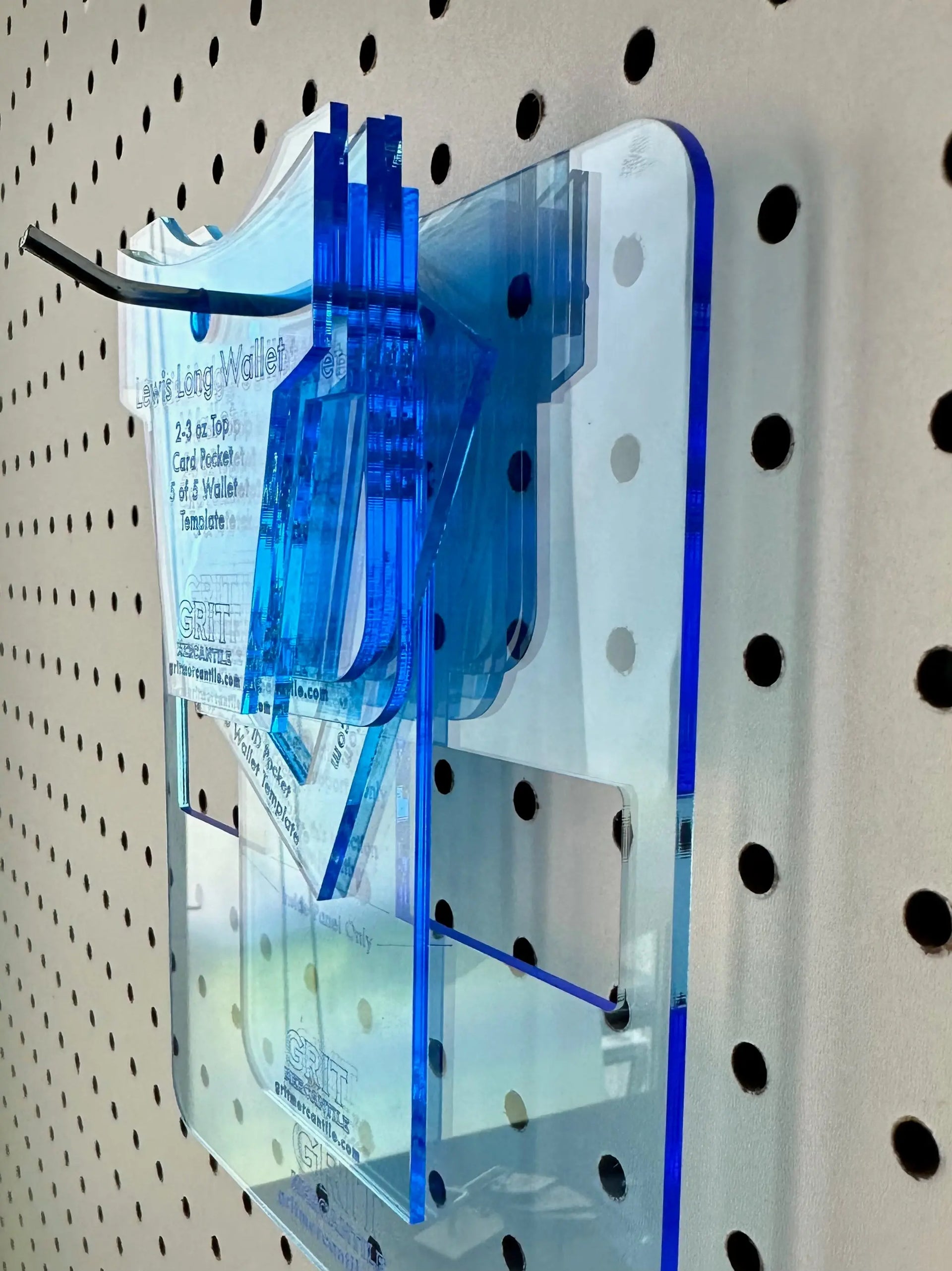 Gibson Large Wallet Acrylic Template - Tandy Leather Canada