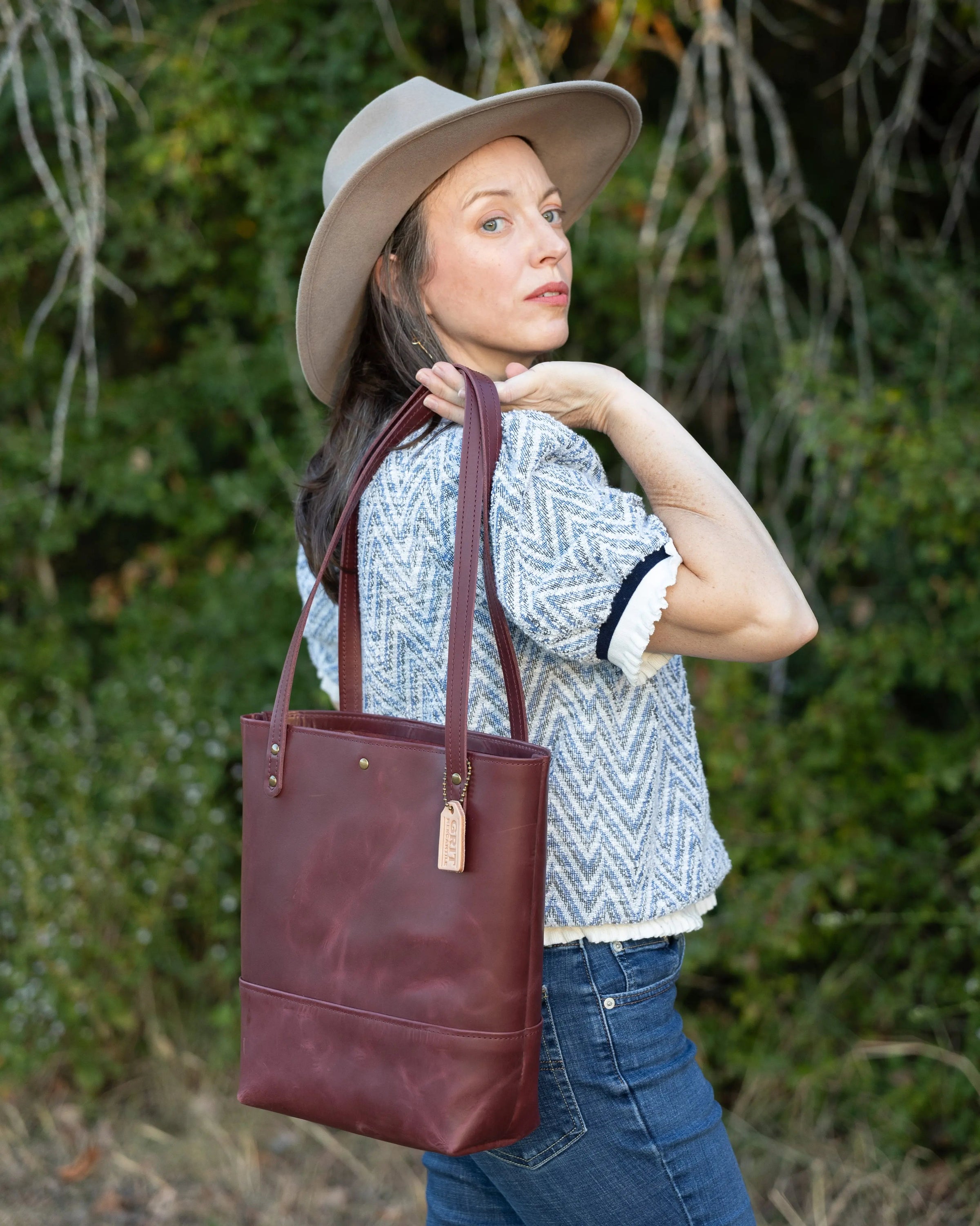 Lena Vertical Tote Grit Mercantile