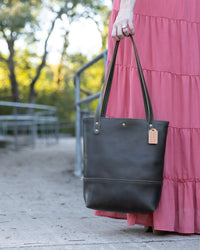 Lena Vertical Tote Grit Mercantile